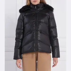 Пуховик стандартного кроя Calvin Klein, черный