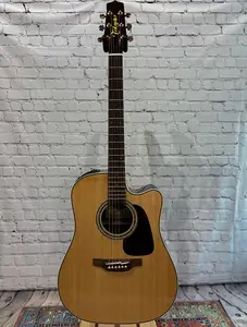 Акустическая/электрогитара Takamine P5DC Pro Dreadnought с вырезом, натуральная