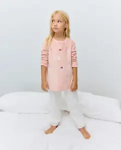 Длинная пижама для девочки: футболка из вышитого велюра и брюки из специальной ткани Cotton Juice, белый