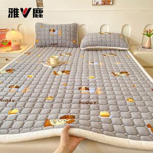 Yalu Наматрасник из молочного вельвета 180 см, 3 предмета (матрас + 2 наволочки), цвет Sausage Dog