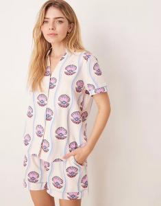 Chelsea Peers хлопковый комплект с короткими рукавами и шортами в стиле ракушки с принтом