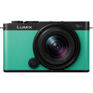 Беззеркальная камера Panasonic Lumix S9 Mirrorless Camera with 18-40mm DC-S9NGA