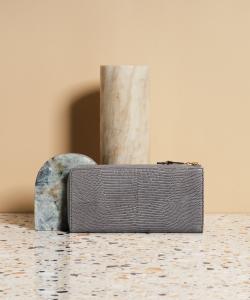 Длинный кошелек TOPKAPI/(W) из итальянской кожи с тиснением под ящерицу, большой молнией и боковым отделением от LUCIA.