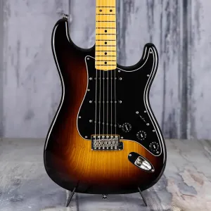 Fender Custom Shop Postmodern Stratocaster Deluxe Closet Classic, широкий градиент 2-цветный солнцезащитный эффект