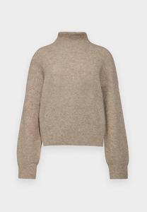 Джемпер ALPHA Gestuz, цвет Warm Sand Melange