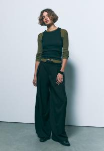 Брюки Stradivarius Trousers, Black