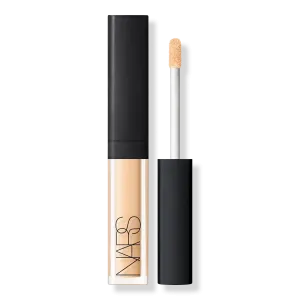 Миниатюрный кремовый консилер для сияния NARS, Marron Glacé (L2.8 - Light to medium with warm undertones, and a peach tone)