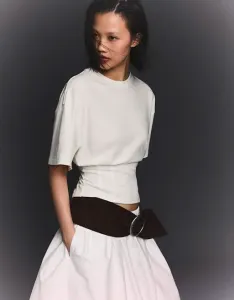 Белая футболка с короткими рукавами и корсетом Bershka