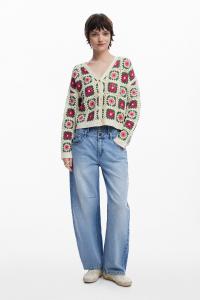 Вязаный кардиган с цветочным узором