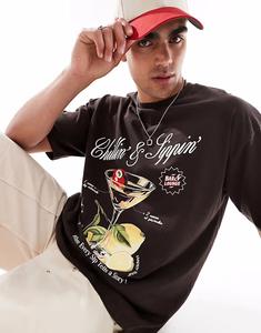 Футболка свободного кроя ASOS DESIGN с принтом коктейля коричневого цвета