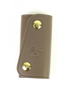 Кожаный футляр для ключей Il Bisonte на кнопке