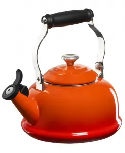 Эмалированный стальной чайник с шумовкой, объемом 2 л Le Creuset, Flame