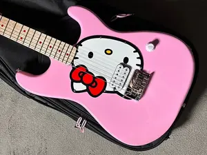 Squier Hello Kitty Stratocaster 2024 - настоящее время - розовый
