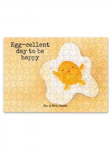 Mr. & Mrs. Panda Рисунок-пазл в виде жареного яйца с надписью белым цветом