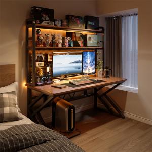 Компьютерный стол с перфорированной панелью и полкой 1,4 м черный, 4 крючка, 3 магнитных плитки, комплект со стулом