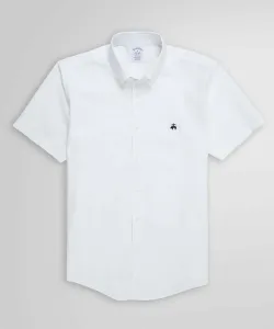 Эластичная хлопковая повседневная рубашка с коротким рукавом и логотипом GF, стандартный крой.