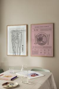 Набор плакатов с лапшой рамэн Postery, 50x70 см, розовый