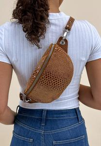 Поясная сумка Gusti Leder, коричневый