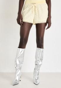 Шорты BRODERIE ANGLAISE Gina Tricot, светло-желтый