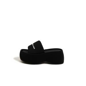 Milan love song Тихие, устойчивые к запаху и истиранию тапочки-слипоны для женщин с амортизацией черные, цвет Black