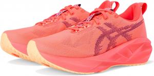 Кроссовки ASICS Novablast 5, цвет Flash Red/Edo Purple