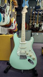 Американский исполнитель Fender Stratocaster HSS American Performer Stratocaster HSS