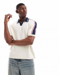 Трикотажный топ-поло Hollister в стиле преппи с контрастным воротником кремового цвета