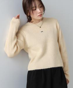 Пушистая блестящая вязаная одежда