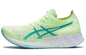 Женские кроссовки Asics Magic Speed 1.0