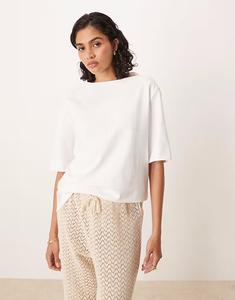 Белая футболка свободного кроя с вырезом-лодочкой ASOS DESIGN