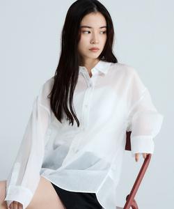 Полуглянцевая прозрачная рубашка с регулируемой длиной