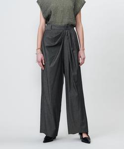 Широкие зауженные брюки, заправленные в брюки Astraet, цвет Black