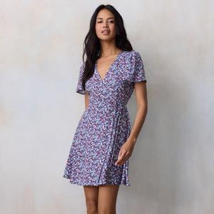 Женское мини-платье с короткими рукавами и запахом Lc Lauren Conrad, цвет peri cedarburg ditzy