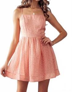 Розовое мини-платье Urban Daizy