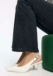 Классические туфли на каблуке с открытой пяткой Bershka, White