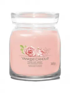 Свеча Medium Fresh Cut Roses (средняя свеча с ароматом свежесрезанных роз) Yankee Candle, розовый