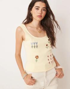 Майка ASOS DESIGN с вышитым цветочным принтом цвета пахты