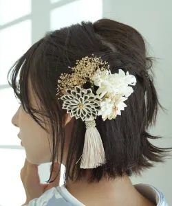 Украшение для волос: кисточка из хризантем, гортензий и гипсофилы. Заколка для волос Utatane, цвет Black