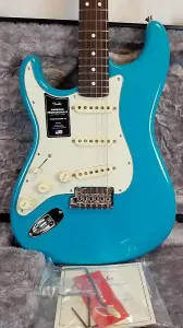 Fender American Professional II Леворукая Stratocaster, гриф из палисандра, Miami Blue с кейсом