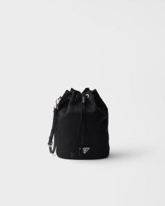 Сумка-портмоне из переработанного нейлона Prada, черный