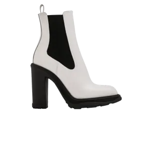 Ботинки Alexander McQueen Alexander McQueen Wmns Tread Slick Heeled Chelsea Boot 'Ivory Black', белый