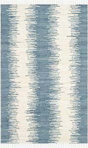 Ковер SAFAVIEH, 77 x 122 см, Montauk Collection, Blue, ручной работы, полосатый с бахромой, хлопковый, идеально для помещений с высокой проходимостью: прихожая, гостиная, спальня (MTK751A)