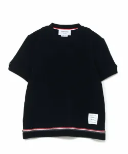 Футболка с коротким рукавом и вырезом