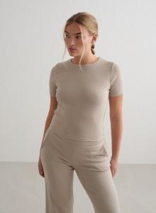 AIM'N Женская рубашка для йоги с короткими рукавами, в рубчик, лёгкая, тёмно-бежевая