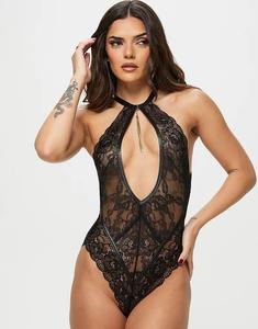 Очаровательное боди черного цвета с вырезом Ann Summers