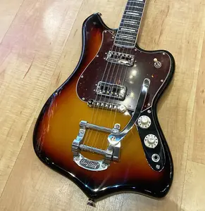 Fender ограниченной серии Parallel Universe Volume II Maverick Dorado 2020 Ultraburst