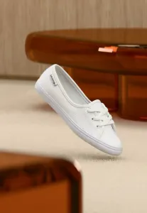 В среднем 126 тренеров Lacoste, White