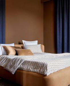 Пододеяльник hugo boss b monogram, размер king. Boss Home, Brown