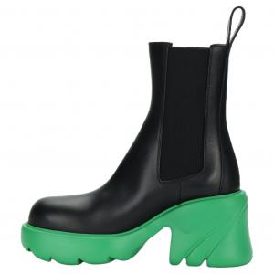 Черные травяные сапоги Bottega Veneta