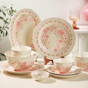 Ceramics Свежие миски и тарелки для домашнего использования рисовые пиалы 2025 новая подглазурная расцветка высококачественные столовые миски и тарелки набор посуды, цветочный узор 11,5 см чаша лотос - набор из 4 штук